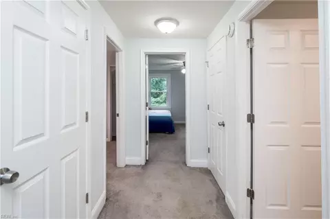 Entry Way - 2907 Eustis Ave, Chesapeake, VA 23325 photo 6 of 7