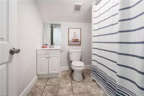 Bath - 2907 Eustis Ave, Chesapeake, VA 23325 photo 3 of 3