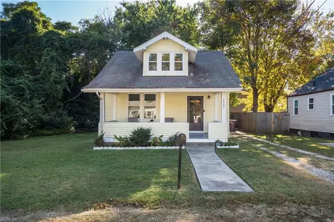 Exterior - 2907 Eustis Ave, Chesapeake, VA 23325 photo 1 of 10