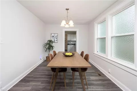 Dining - 2907 Eustis Ave, Chesapeake, VA 23325 photo 2 of 3