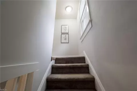 Entry Way - 2907 Eustis Ave, Chesapeake, VA 23325 photo 5 of 7
