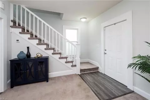 Entry Way - 2907 Eustis Ave, Chesapeake, VA 23325 photo 4 of 7