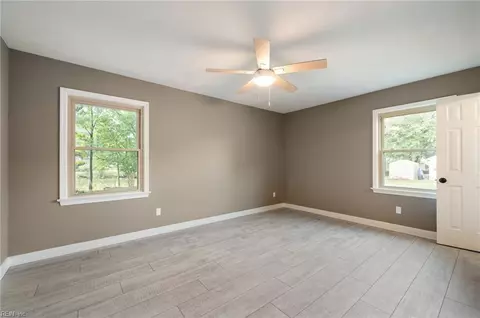 2132 Christopher Dr, Chesapeake, VA 23321 photo 13