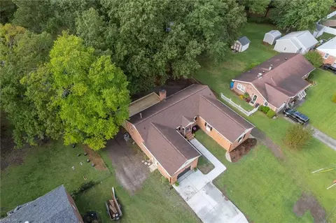 2132 Christopher Dr, Chesapeake, VA 23321 photo 32
