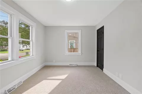 Bedroom - 313 E Lorengo Ave, Norfolk, VA 23503 photo 5 of 8