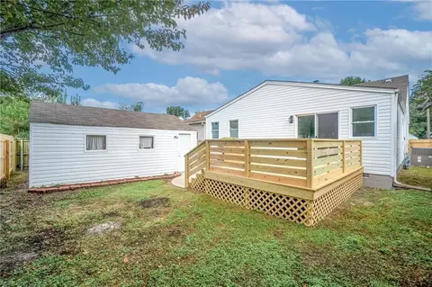 Exterior - 313 E Lorengo Ave, Norfolk, VA 23503 photo 6 of 7