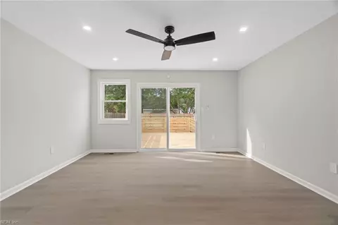 Living - 313 E Lorengo Ave, Norfolk, VA 23503 photo 5 of 6