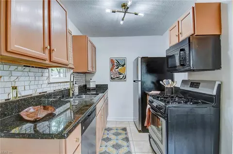 Kitchen - 706 Lee St, Hampton, VA 23669 photo 1 of 5