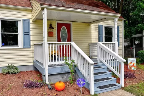 Exterior - 706 Lee St, Hampton, VA 23669 photo 4 of 11
