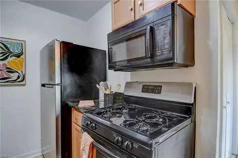 Kitchen - 706 Lee St, Hampton, VA 23669 photo 3 of 5