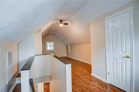 Entry Way - 706 Lee St, Hampton, VA 23669 photo 1 of 5
