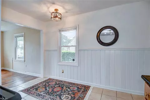 Entry Way - 706 Lee St, Hampton, VA 23669 photo 5 of 5