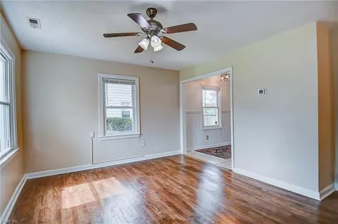 Living - 706 Lee St, Hampton, VA 23669 photo 3 of 4