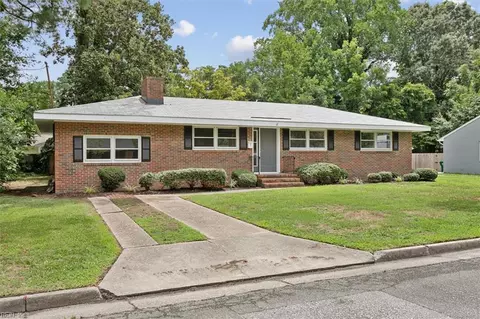 12 Nutmeg Quarter Pl, Newport News, VA 23606