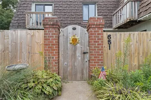 651 Ocean Lakes Dr, Virginia Beach, VA 23454