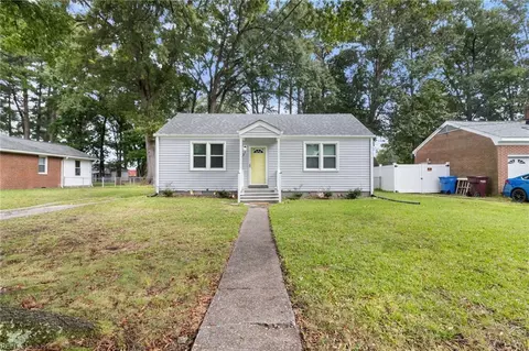 2320 Springdale Rd, Chesapeake, VA 23323