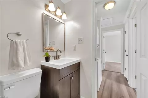 Entry Way - 613 Rutherford St, Hampton, VA 23661 photo 3 of 3