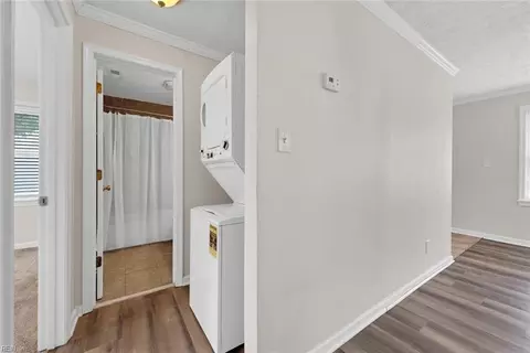 Entry Way - 613 Rutherford St, Hampton, VA 23661 photo 2 of 3
