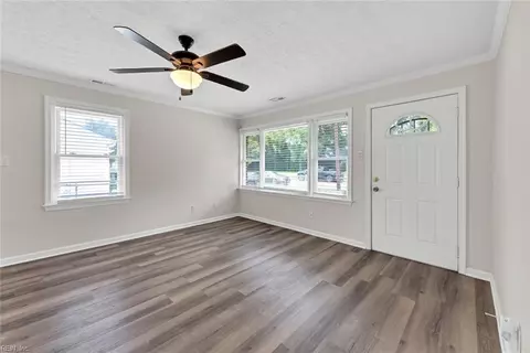 Living - 613 Rutherford St, Hampton, VA 23661 photo 2 of 2