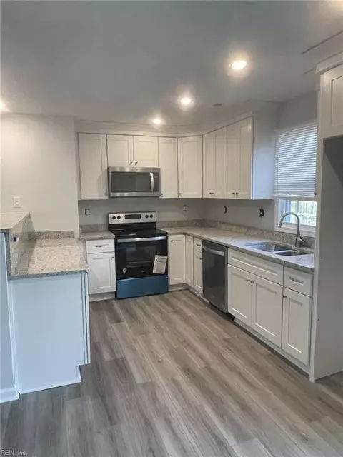 Kitchen - 4000 Heutte Dr, Norfolk, VA 23518 photo 1 of 4