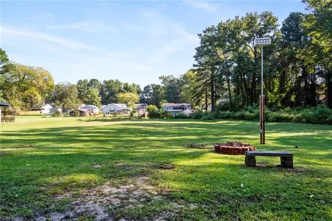 223 N Pinecrest Rd, Wakefield, VA 23888 photo 30