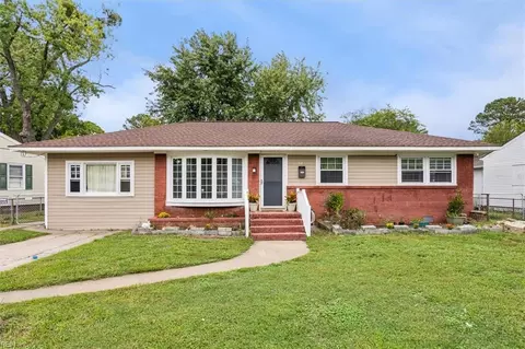 144 Lynnhaven Dr, Hampton, VA 23666