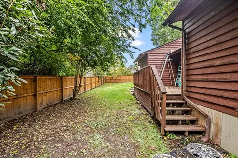 Exterior - 2344 Paramont Ave, Chesapeake, VA 23325 photo 4 of 13