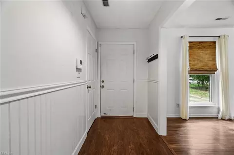 Entry Way - 2344 Paramont Ave, Chesapeake, VA 23325 photo 1 of 1