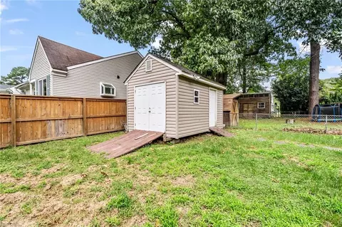 Exterior - 2344 Paramont Ave, Chesapeake, VA 23325 photo 8 of 13