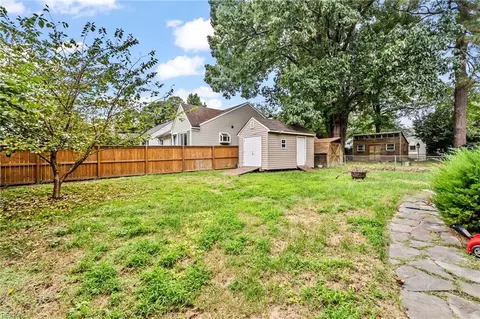 Exterior - 2344 Paramont Ave, Chesapeake, VA 23325 photo 6 of 13