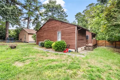 Exterior - 2344 Paramont Ave, Chesapeake, VA 23325 photo 7 of 13