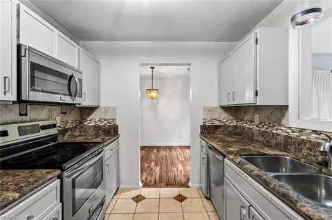 Kitchen - 2344 Paramont Ave, Chesapeake, VA 23325 photo 2 of 4