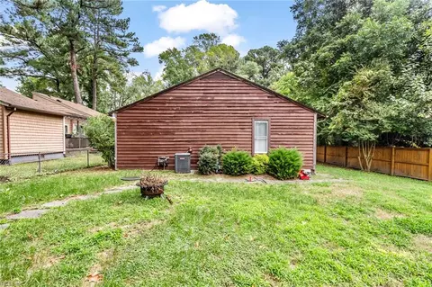 Exterior - 2344 Paramont Ave, Chesapeake, VA 23325 photo 9 of 13