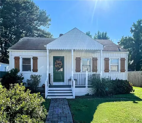 1925 Garrett St, Portsmouth, VA 23702