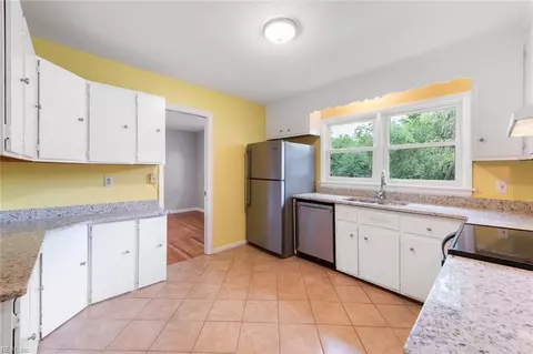 Kitchen - 112 Valirey Dr, Hampton, VA 23669 photo 2 of 3
