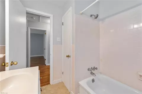 Entry Way - 112 Valirey Dr, Hampton, VA 23669 photo 5 of 5
