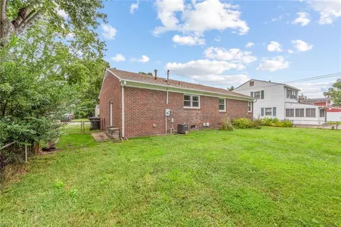 Exterior - 112 Valirey Dr, Hampton, VA 23669 photo 5 of 7