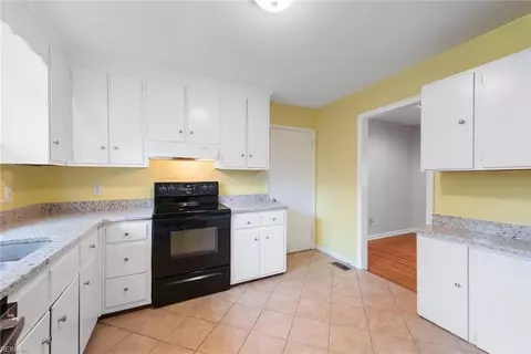 Kitchen - 112 Valirey Dr, Hampton, VA 23669 photo 3 of 3