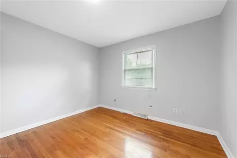 Bedroom - 112 Valirey Dr, Hampton, VA 23669 photo 1 of 8