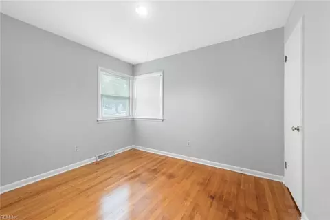 Bedroom - 112 Valirey Dr, Hampton, VA 23669 photo 6 of 8
