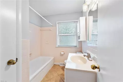 Bath - 112 Valirey Dr, Hampton, VA 23669 photo 1 of 1