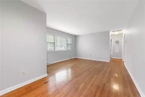 Living - 112 Valirey Dr, Hampton, VA 23669 photo 4 of 4