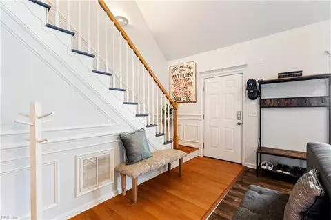 Entry Way - 122 Lumar Rd, Smithfield, VA 23430 photo 2 of 2