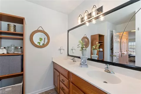 Bath - 122 Lumar Rd, Smithfield, VA 23430 photo 3 of 5