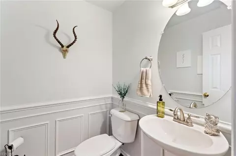 Bath - 122 Lumar Rd, Smithfield, VA 23430 photo 1 of 5