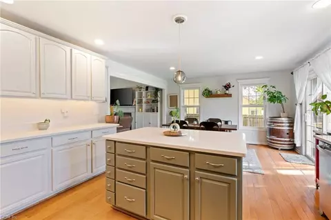 Kitchen - 122 Lumar Rd, Smithfield, VA 23430 photo 5 of 6