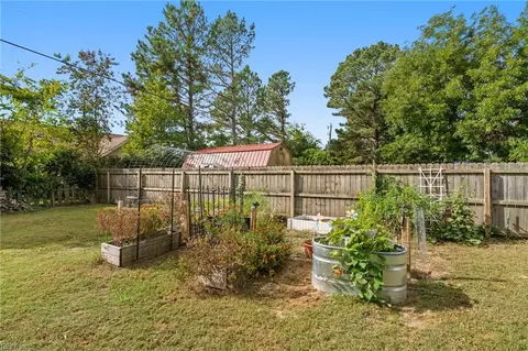 Exterior - 122 Lumar Rd, Smithfield, VA 23430 photo 8 of 9