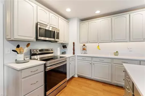 Kitchen - 122 Lumar Rd, Smithfield, VA 23430 photo 6 of 6