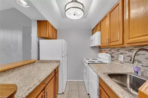 41 Haverford Ct, Hampton, VA 23666 photo 4