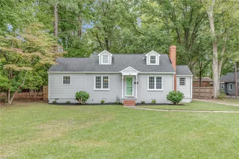 122 Shoe Ln, Newport News, VA 23606